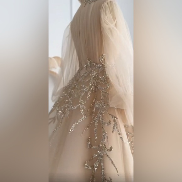 Gorgeous tulle gown - Picture 5 of 11